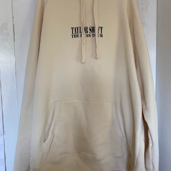 Official Taylor Swift Eras Tour oversized cream hoodie XL. NWT - Picture 5 of 5